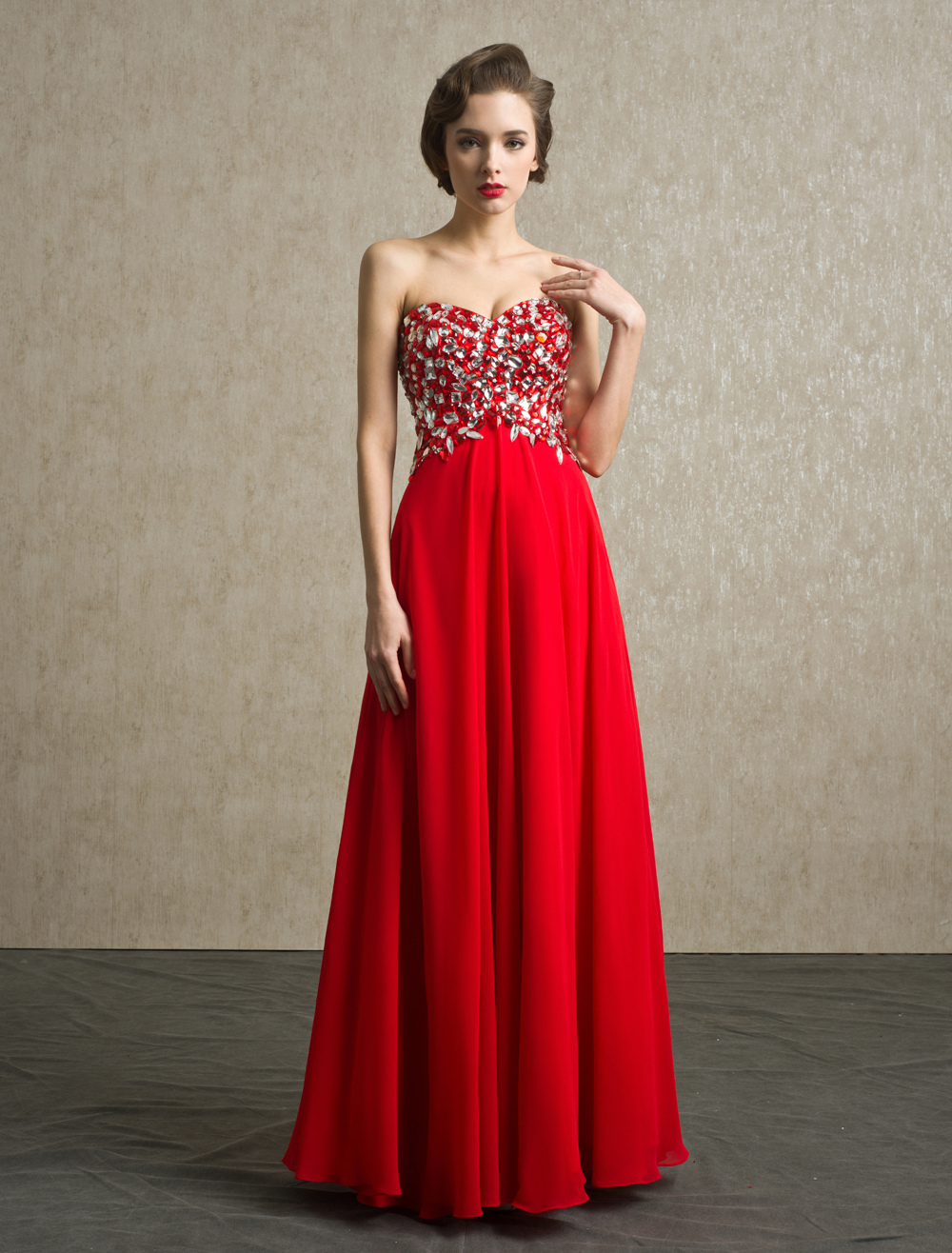 Robe de bal rouge en chiffon bustier décoré des perles laçage sur dos