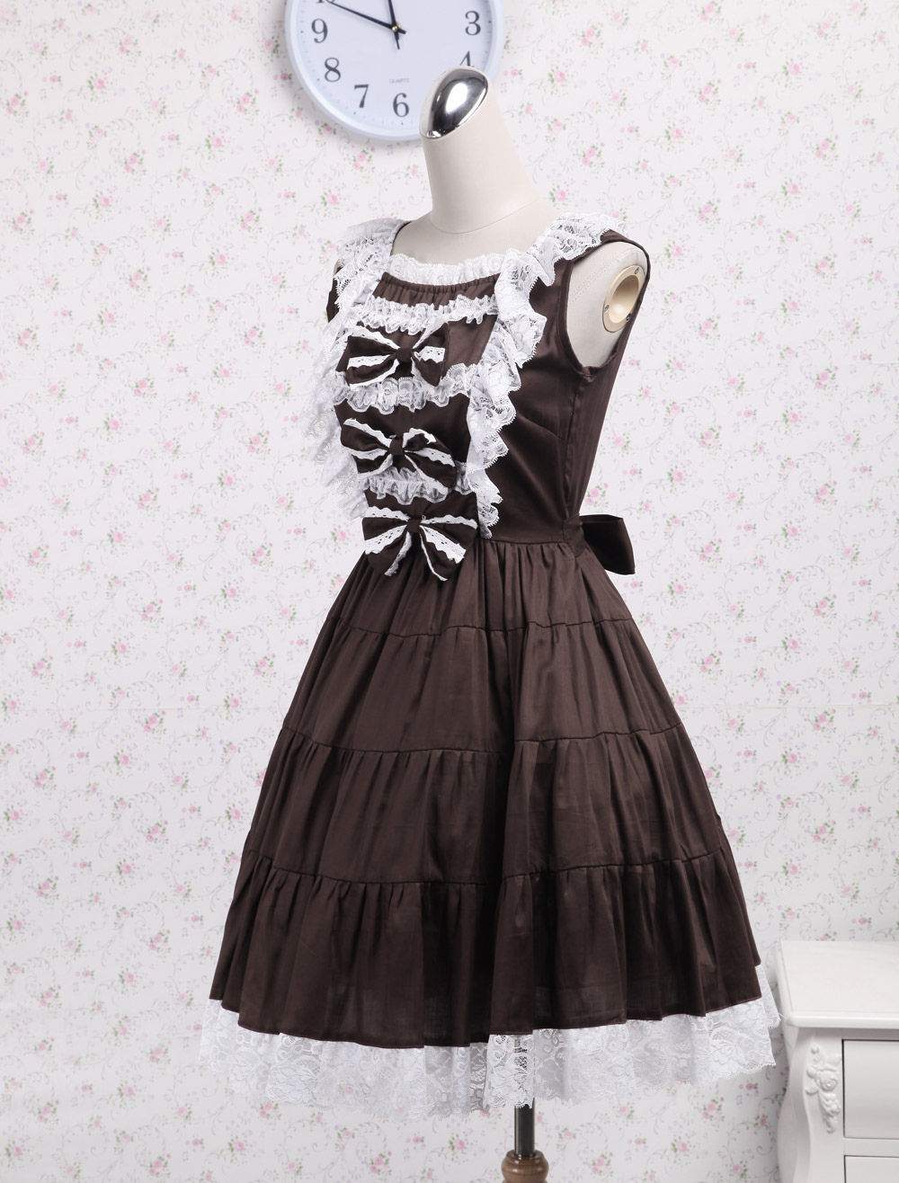 black and brown lolita coords