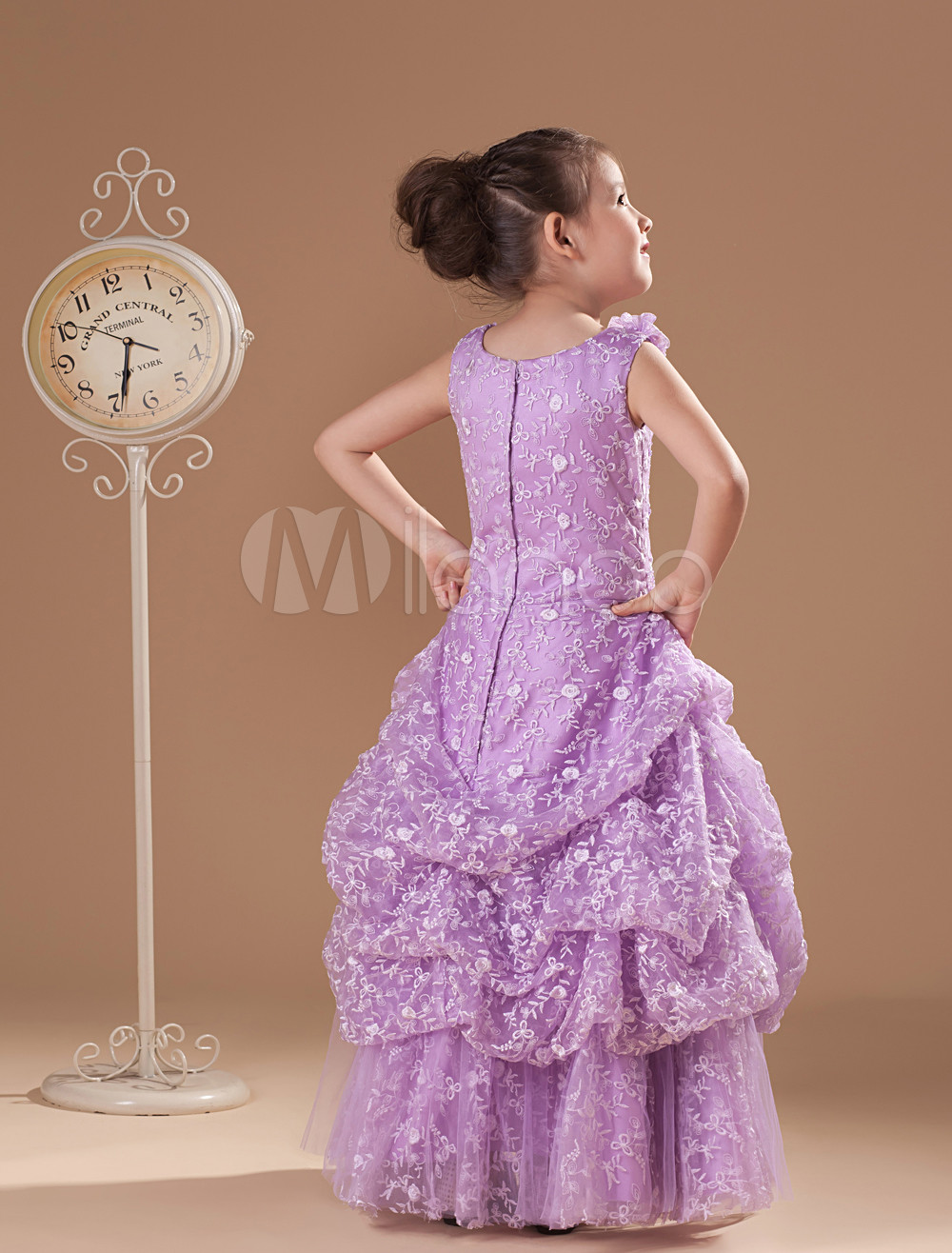 Vestido formal para niñas de encaje de color lila con escote cuadrado