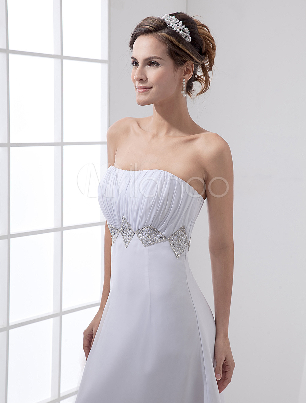 Exquisite White Satin And Chiffon Strapless Empire Waist Wedding Dress 0030