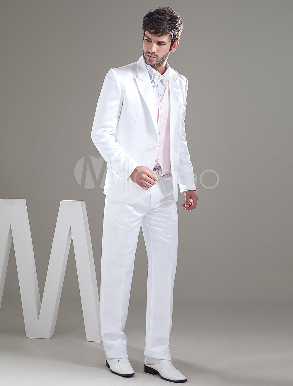 can a groom wear a white tux