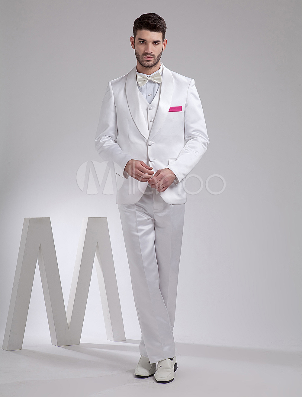 can a groom wear a white tux