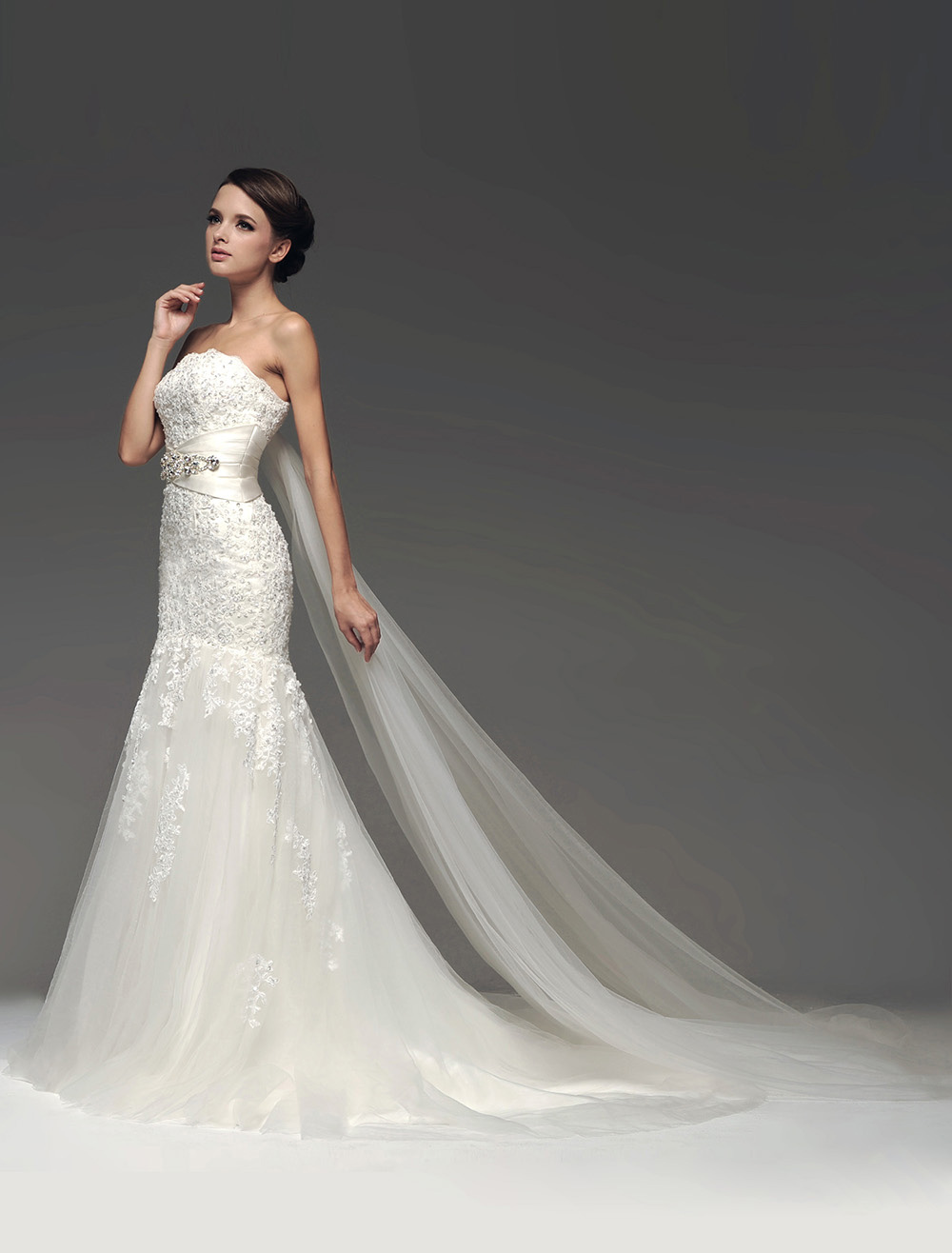 ivory mermaid wedding gown