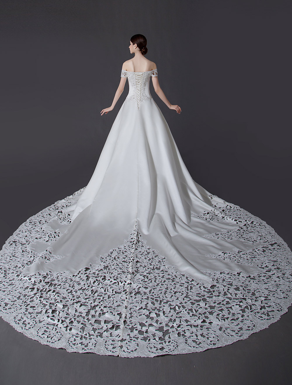 Vintage Ivory Bateau Neck Off-The-Shoulder Brides Wedding Dress with A