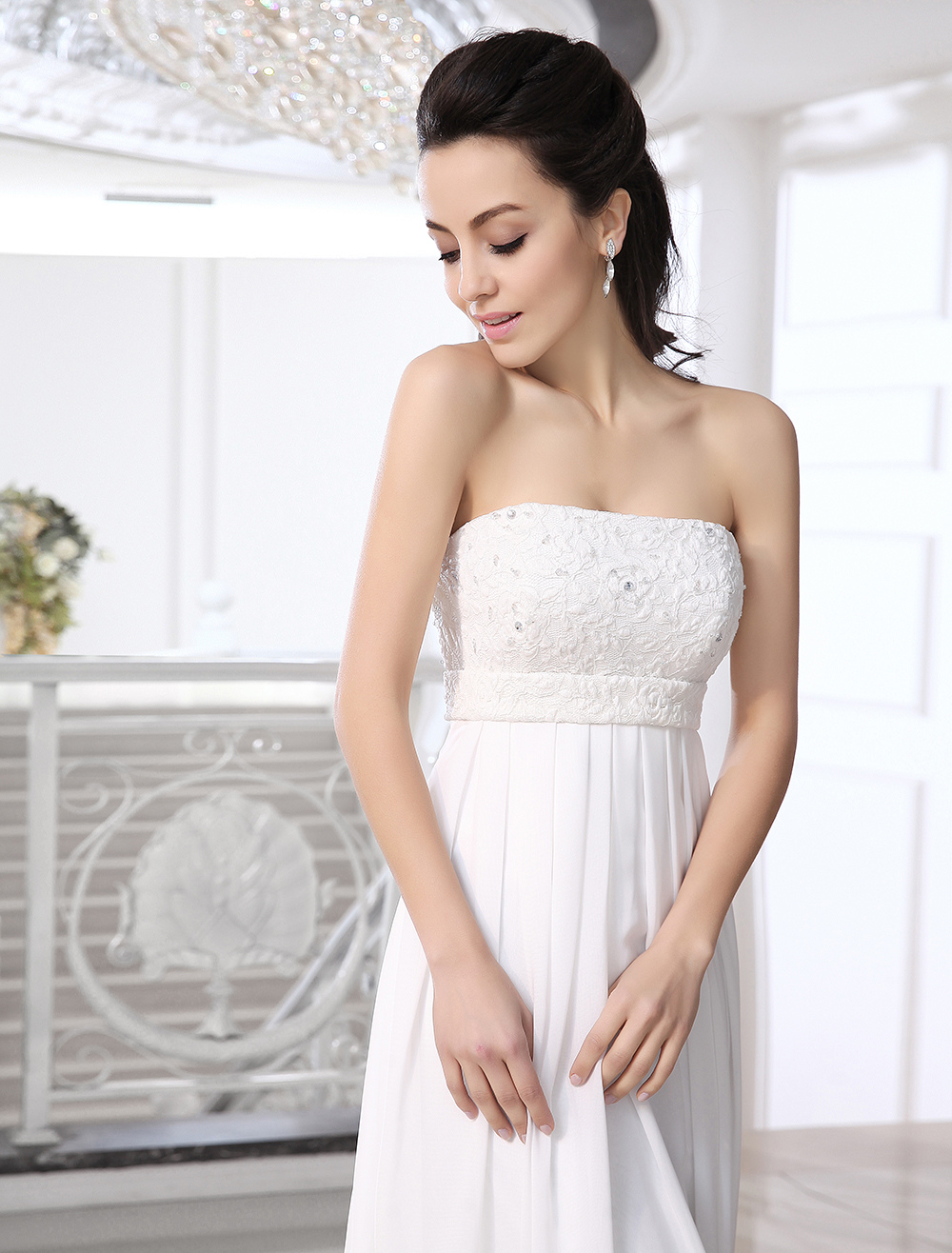 Robe mari?�e bustier d?�cor?� des pailletes ?� tra?�ne dos nu ?� la?�age Robe de mari?�e - Milanoo.com