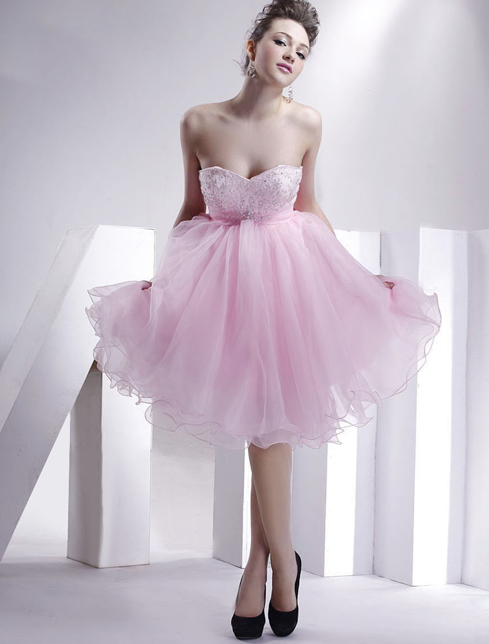 Short Pink Homecoming Dress With Sweetheart Neckline 