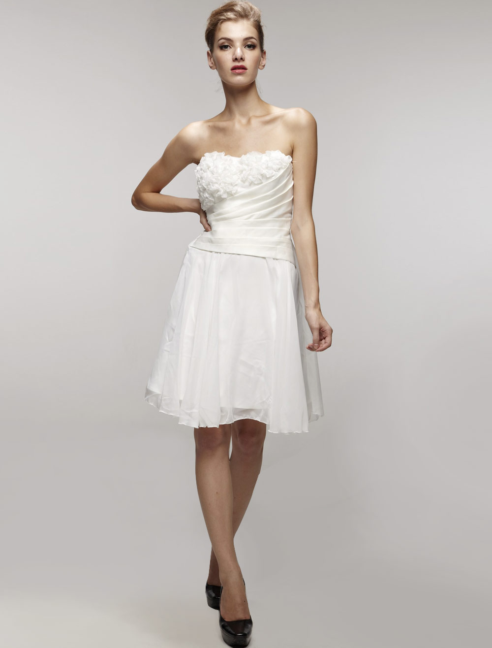 Sweet White Satin Gauze Strapless Mini Wedding Dress - Milanoo.com