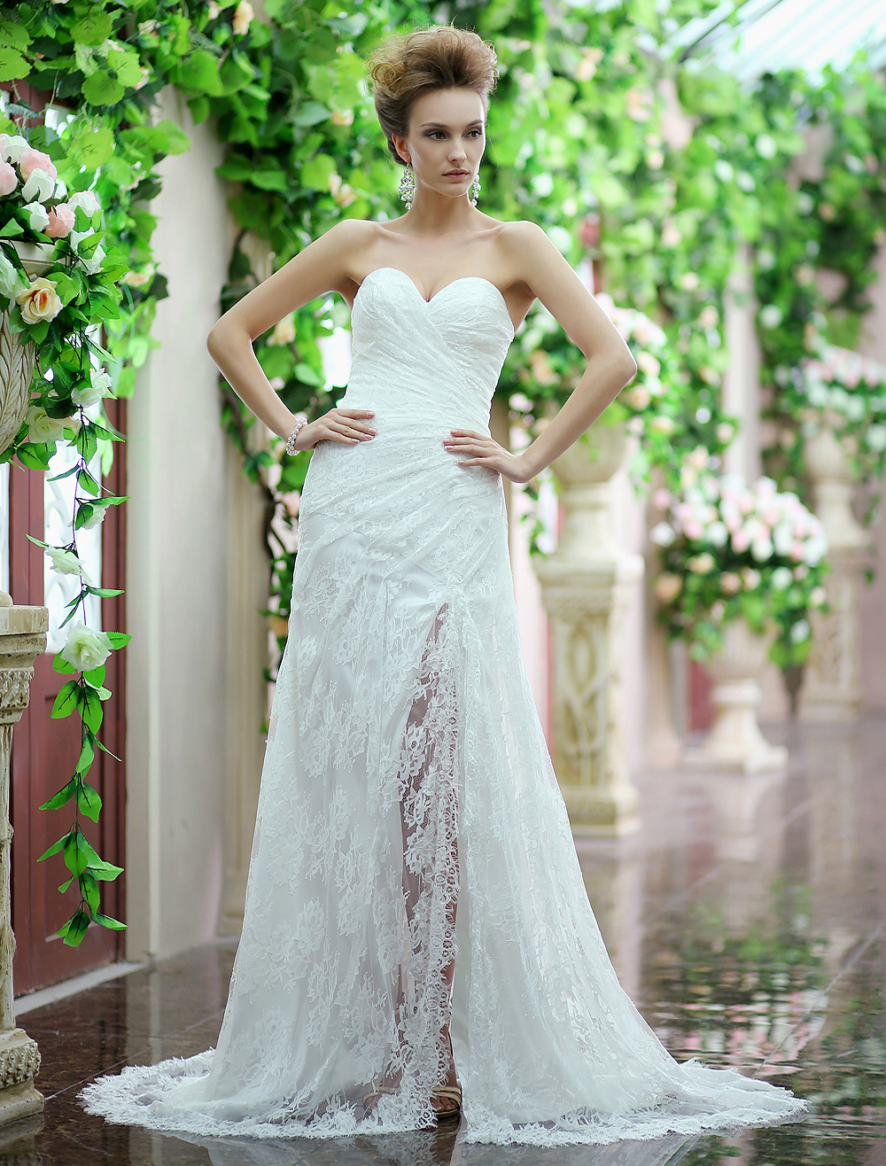 Sweetheart Wedding Dress With Detachable Train