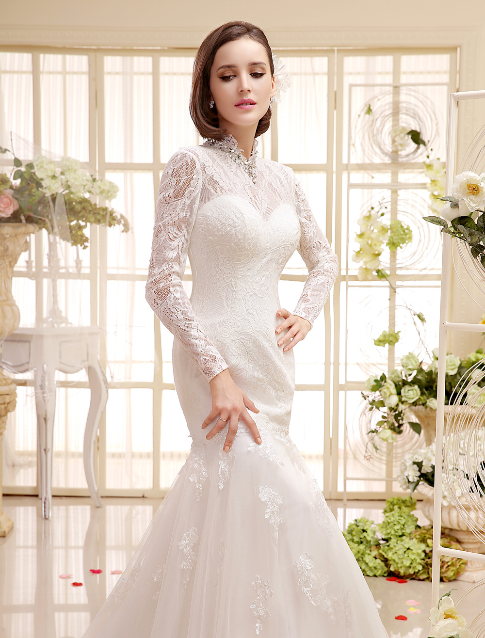 Chapel Train Ivory Lace Backless Rhinestone Bridal Wedding Dress With