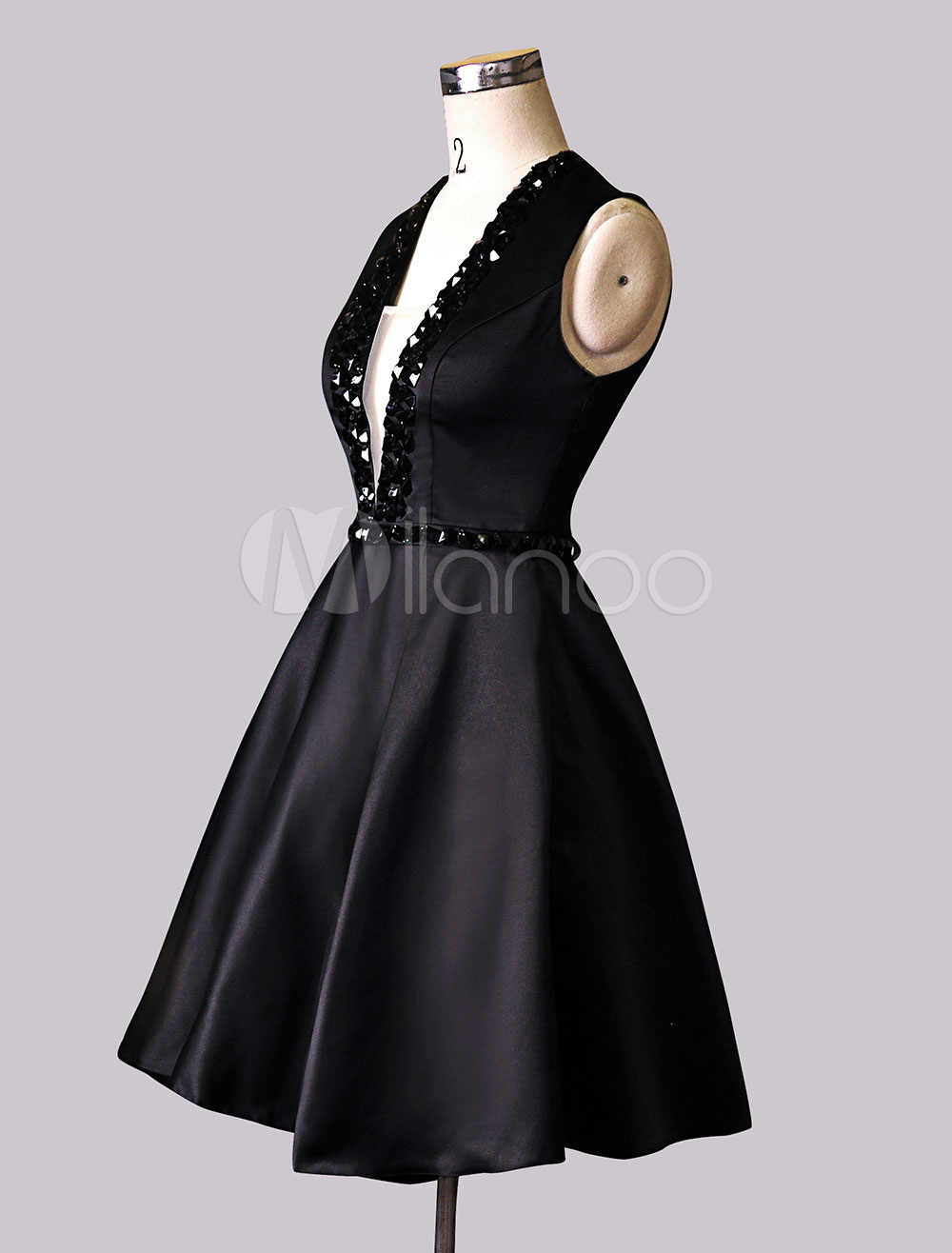 Black Deep V-neck Satin Homecoming Dress with Bold Beads - Milanoo.com