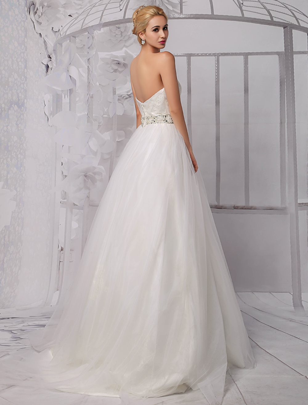 Ball Gown Sweetheart Chapel Train Tulle Wedding Dress With Beading Appliques Lace Sequins 2070