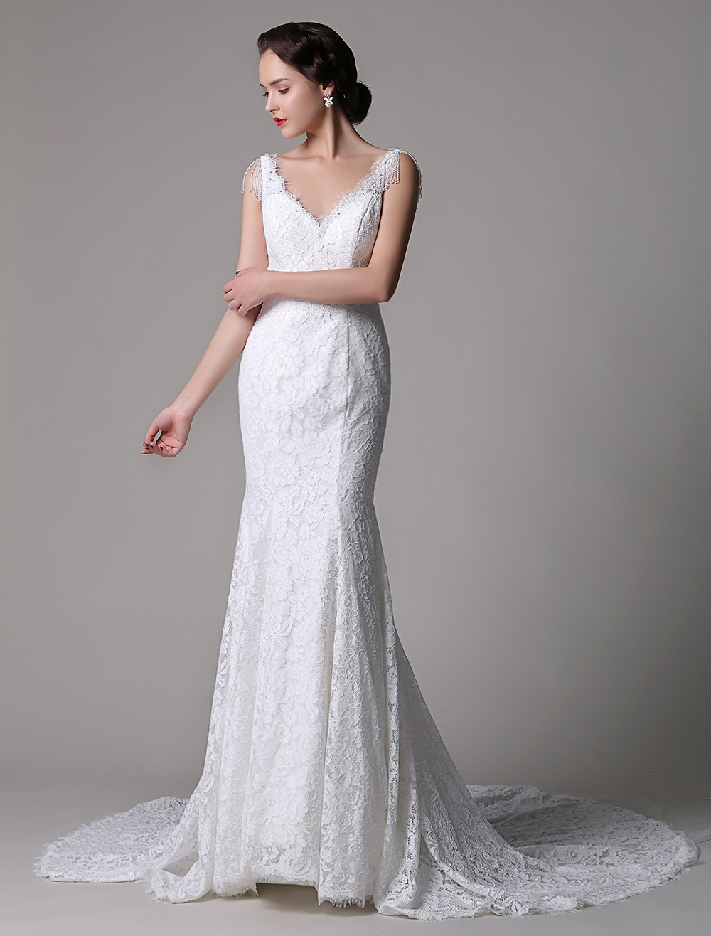 Vintage Elegant Lace V-Neck Mermaid Bridal Gown With Beaded Fringe ...
