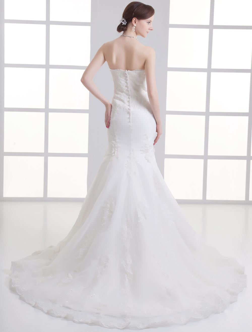 ivory mermaid wedding gown