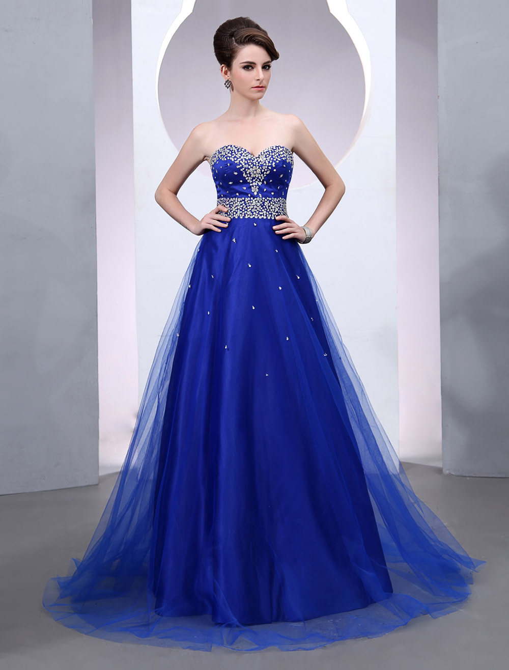 Robe de soir?�e A-ligne en tulle bleu royal ?� col en coeur - Milanoo.com