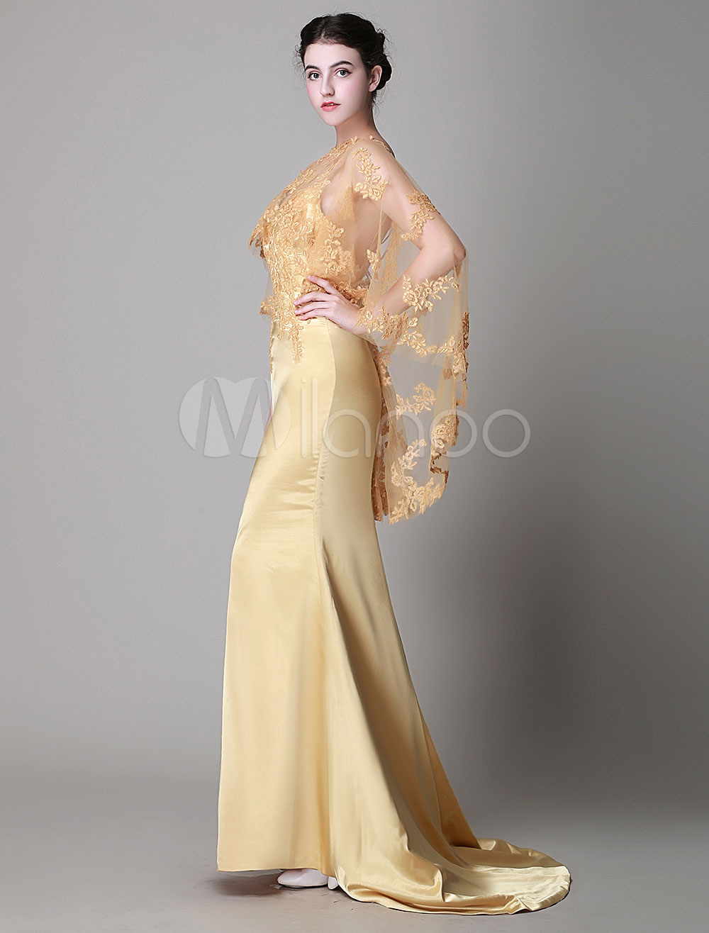 Robe champagne ?�nigmatique de soir?�e sir?�ne en dentelle avec dentelle encolure en coeur avec 