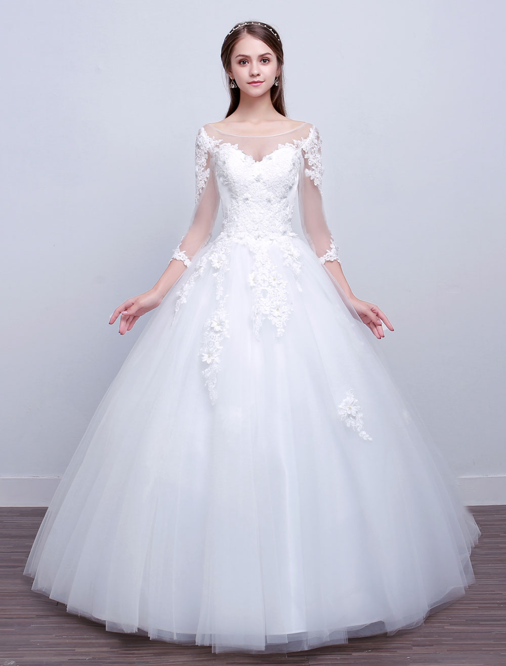 Női hercegnő stílusú esküvői ruha (A Ft ár tájékoztató jellegű)