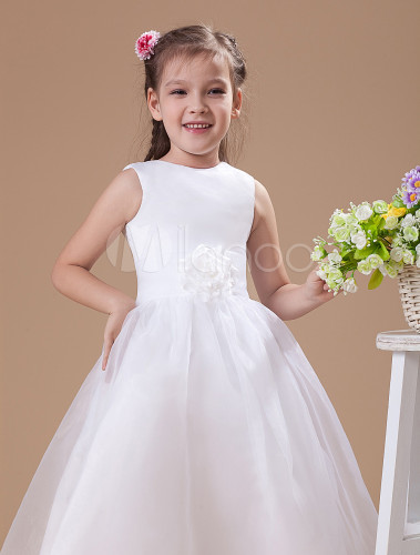 vestido branco de menina