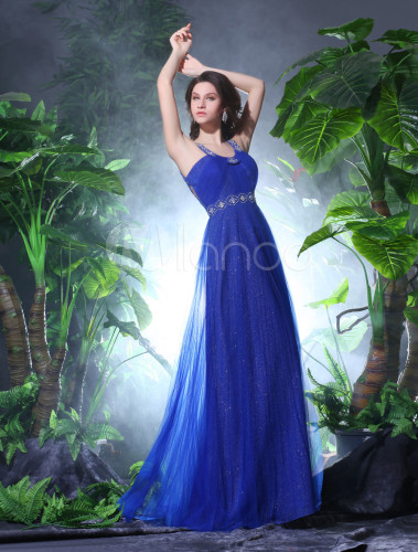 vestido azul royal com tule