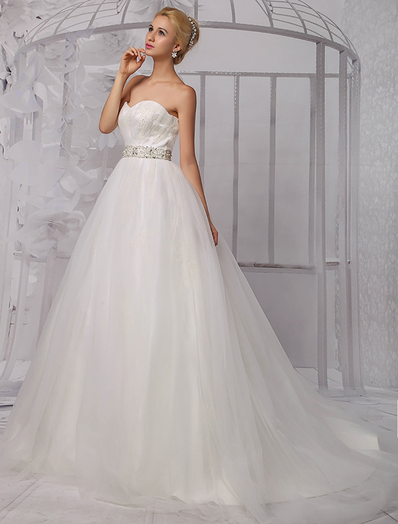 Ball Gown Sweetheart Chapel Train Tulle Wedding Dress With Beading ...
