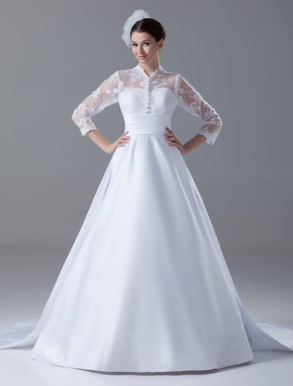 Court Train White Ball Gown Lace Bridal  Wedding  Gown with 