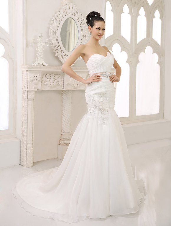 Court Train Ivory Mermaid Wedding Dress For Bride with Scalloped-Edge ...