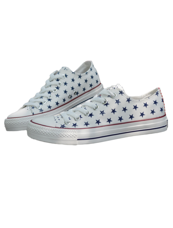 chaussure avec une etoile