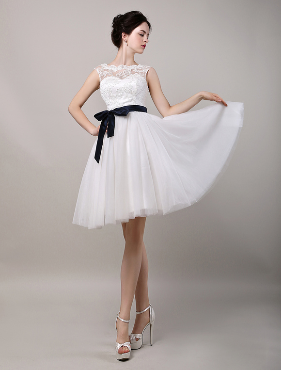 Boda Vestidos de novia | Vestido de novia de encaje con escote transparente y botones hasta la rodilla - CQ17519