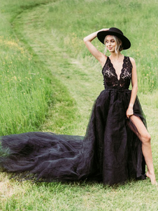 Gothic Black Wedding Dresses A-Line Sleeveless Backless Lace With Train Gothic Bridal Dress Free Customization