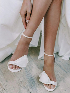 Weiße Brautsandalen aus Satin, elegante, offene Spitze, Schleifen, Knöchelriemen, Blockabsatz, Party-Hochzeitssandalen