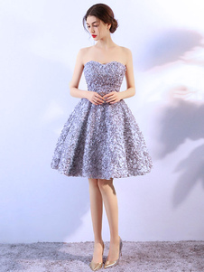 Lace Homecoming Dress 2021 Light Grey 3D Flowers Prom Dress Strapless Sweetheart Sleeveless Knee Length Cocktail Dress