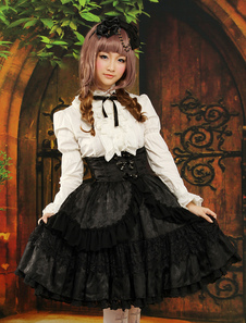 Gotisches Lolita-Outfit in Schwarz und Weiß