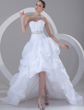 ホワイトウェディングドレス　ストラップレス　前ミニ　ブライダルドレス　ラインストーン　ビーズ　ルーシュ　スイートハートネックライン　結婚式ドレス