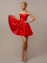 Robe soutenue demoiselle d'honneur A-ligne en satin rouge encolure en coeur détail zip