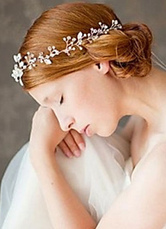 ヘアアクセサリー　ヘッドドレス　ホワイト　頭飾り　ウェディングパーティー&ウエディング　