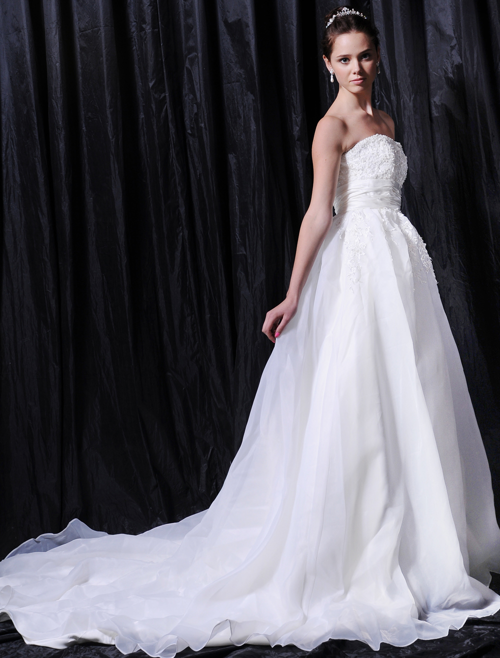 Romantic Ball Gown Strapless Empire Waist Beading Embroidery Satin Wedding Dress 2305