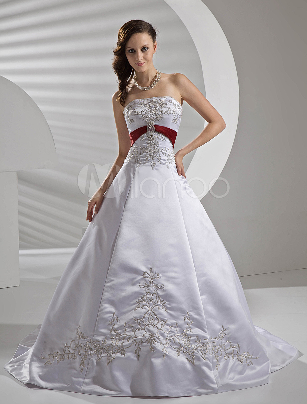 White Wedding Gown Strapless Sash Bridal Dress Embroidered Beading Satin Wedding Dress With