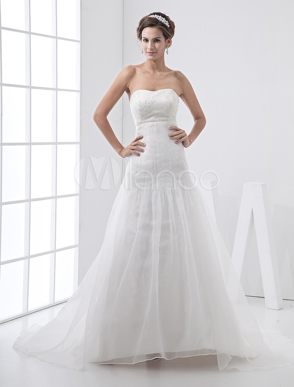 Ivory Tulle Strapless Empire Waist Wedding Dress 6516
