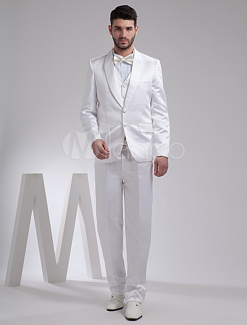 can a groom wear a white tux