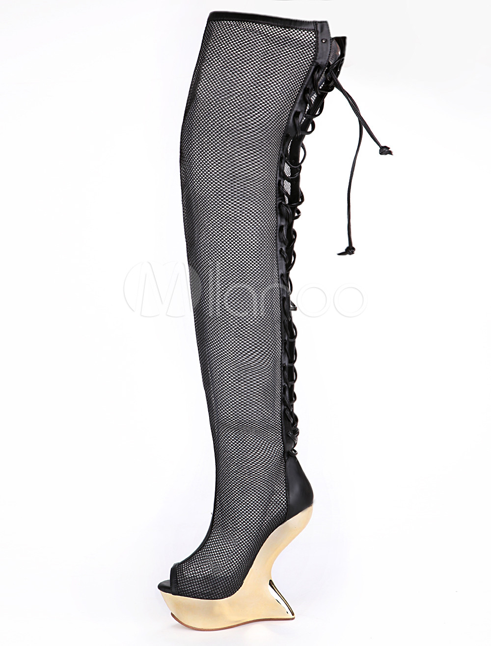 black heelless boots
