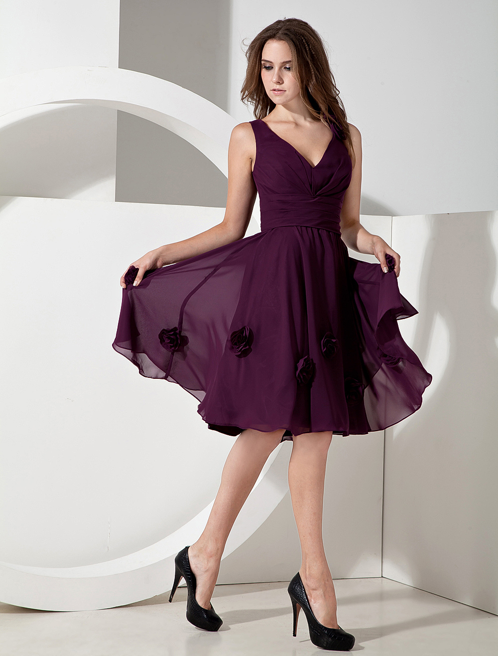 V-neck Sleeveless Knee-length Chiffon Gown Grape