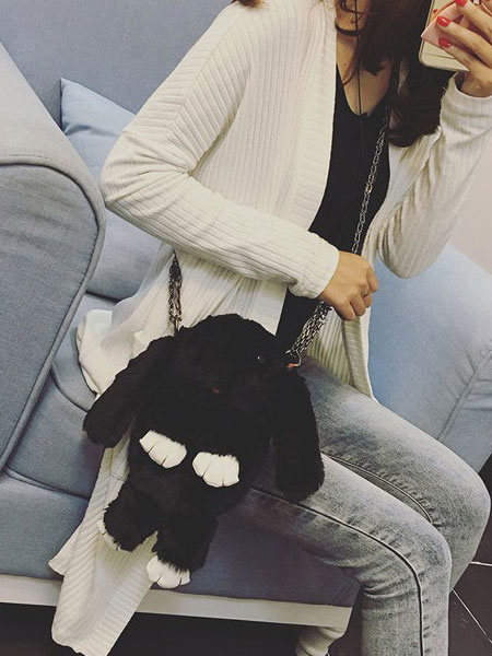 Cute Dead Rabbit Plush Chain-strap Shoulder Bag Crossbody Bag (Black)