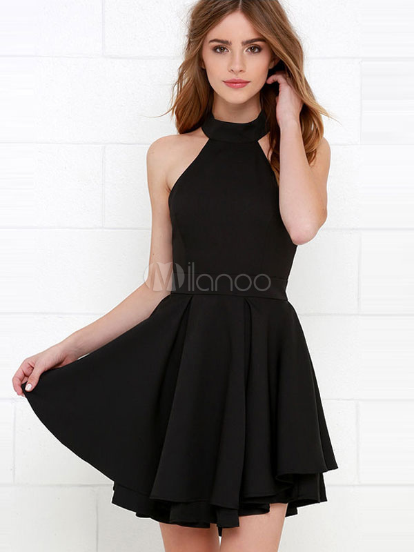 Черное платье для