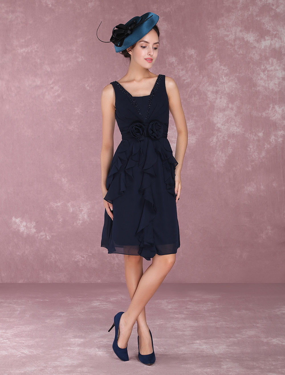 Robe mère de mariés Aligne en chiffon bleu marine foncé col V avec perles longueur genou