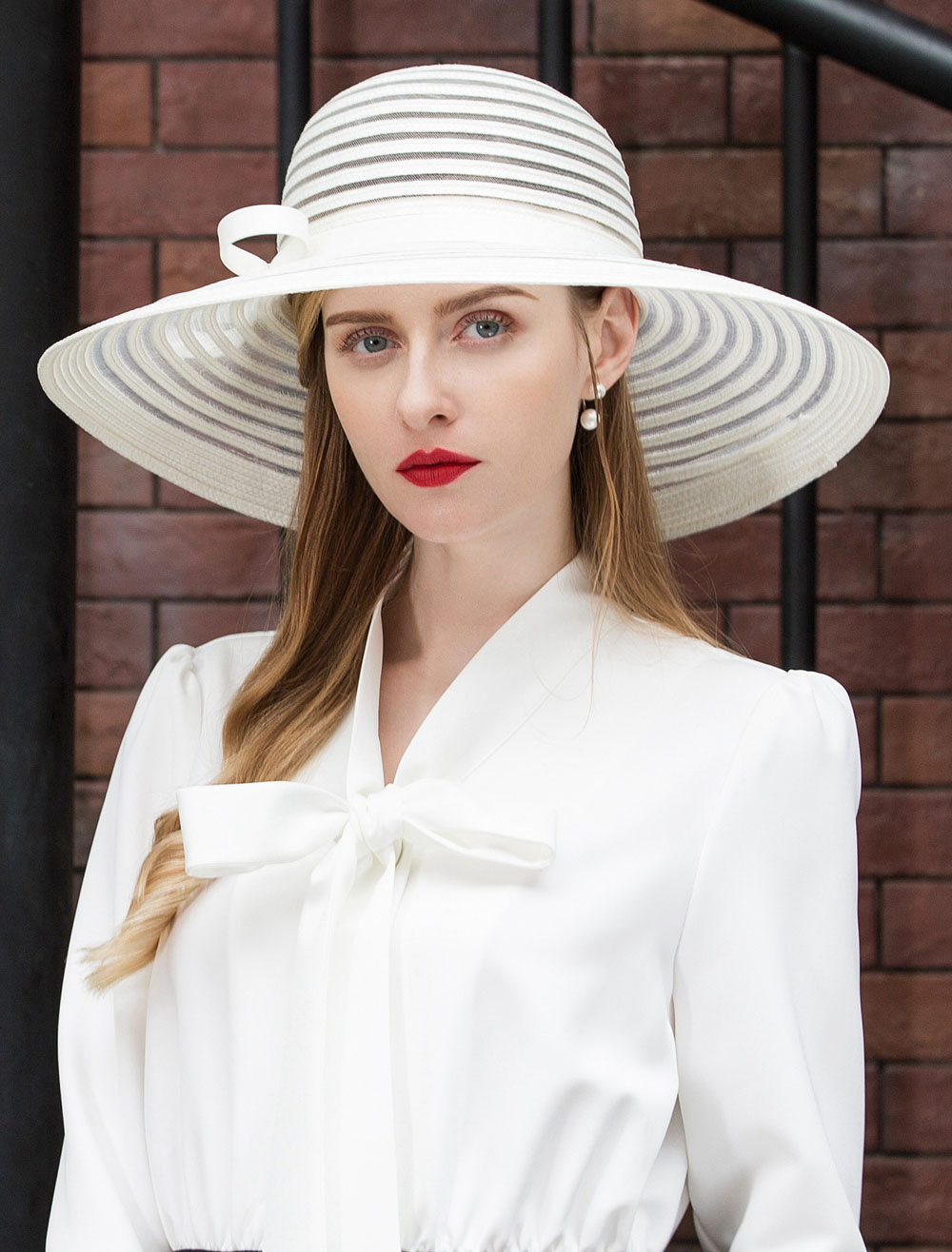 white sun hat womens