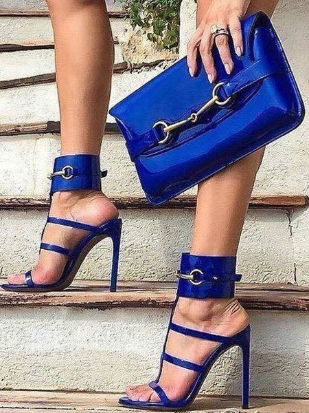 sandali blu con tacco alto