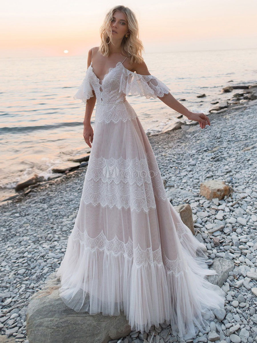 Robes De Mariée Boho 2019 V Cou Une Ligne Robe De Mariée En Dentelle à Manches Courtes Pour Mariage De Plage Avec Train De Balayage