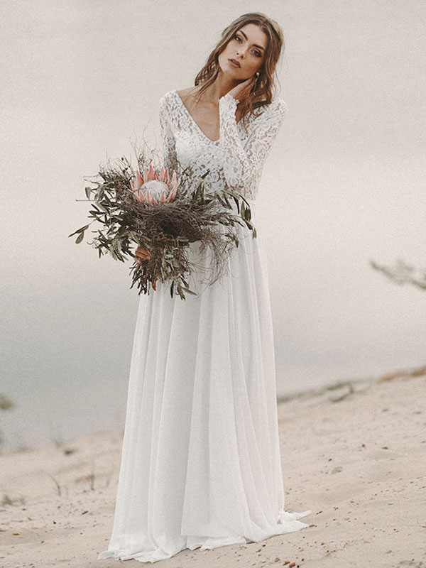 Mariage Robes de mariée | Robe de mariée bohème ivoire col V manche longue transparente au sol robe de mariage à la plage - GE04975