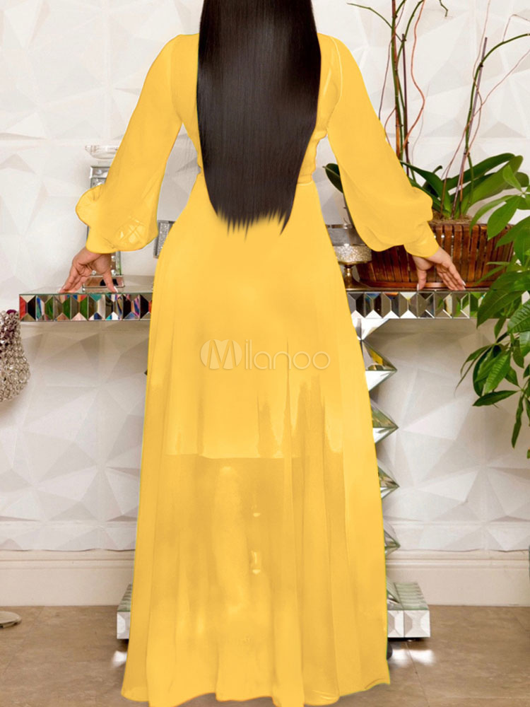 woman's profile on dating site