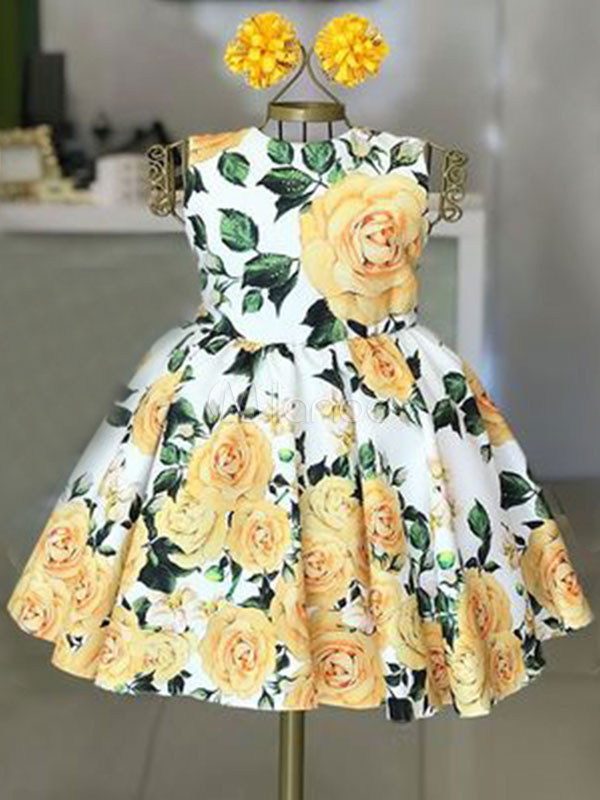 vestido curto de criança