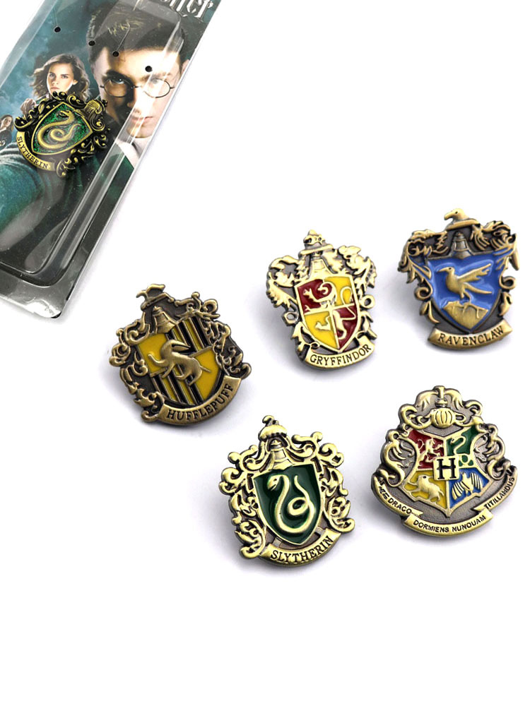 bevind zich commentaar software Harry Potter Hogwarts Gryffindor Hufflepuff Ravenclaw Slytherin Brooch  Badge - Cosplayshow.com